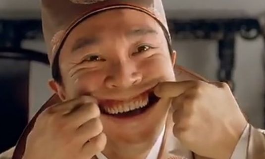尽管周星驰主演的《唐伯虎点秋香》依然是虚构的情节,甚至是更夸张的